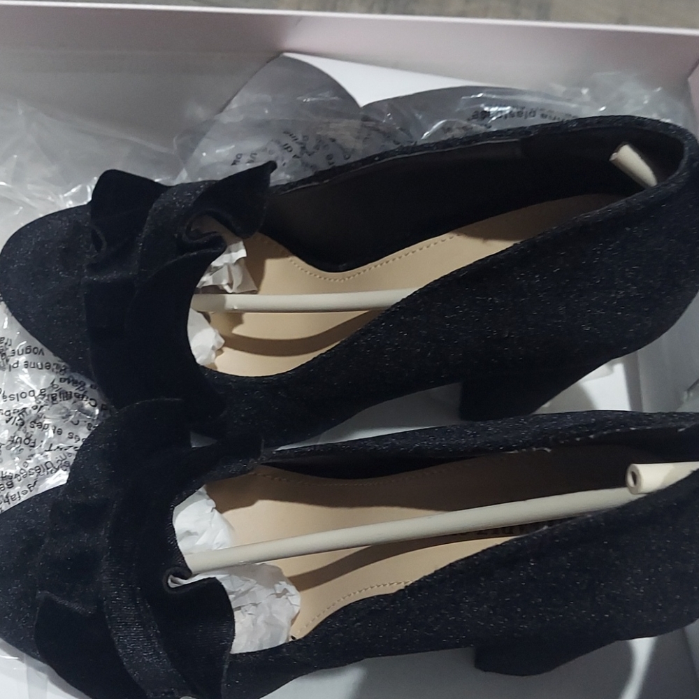 Just fabulous  black ruffled heels
